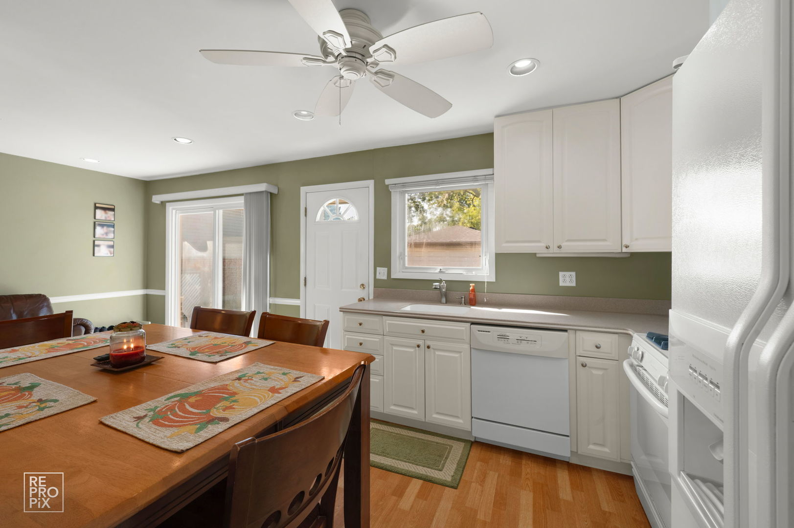 751 Cordial Drive, Des Plaines, IL 60018