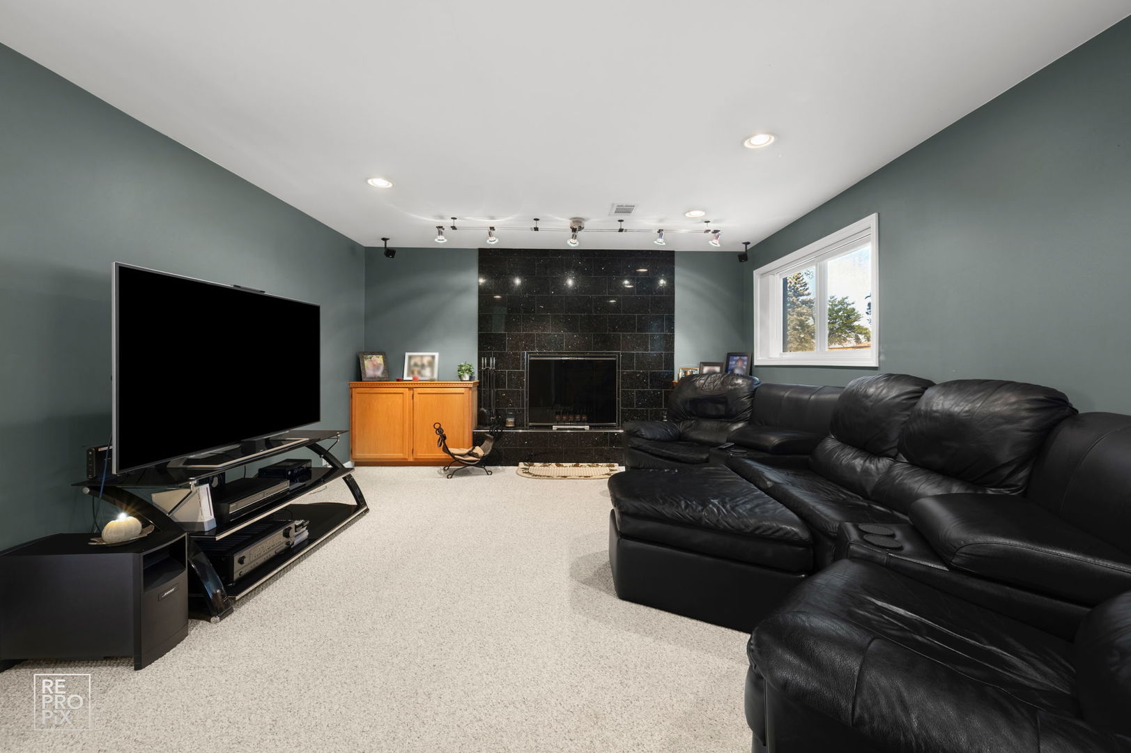 751 Cordial Drive, Des Plaines, IL 60018