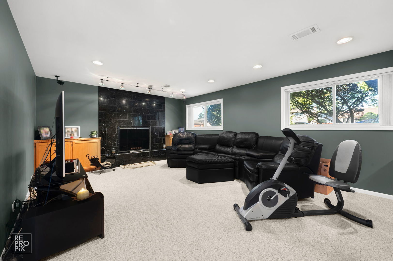 751 Cordial Drive, Des Plaines, IL 60018