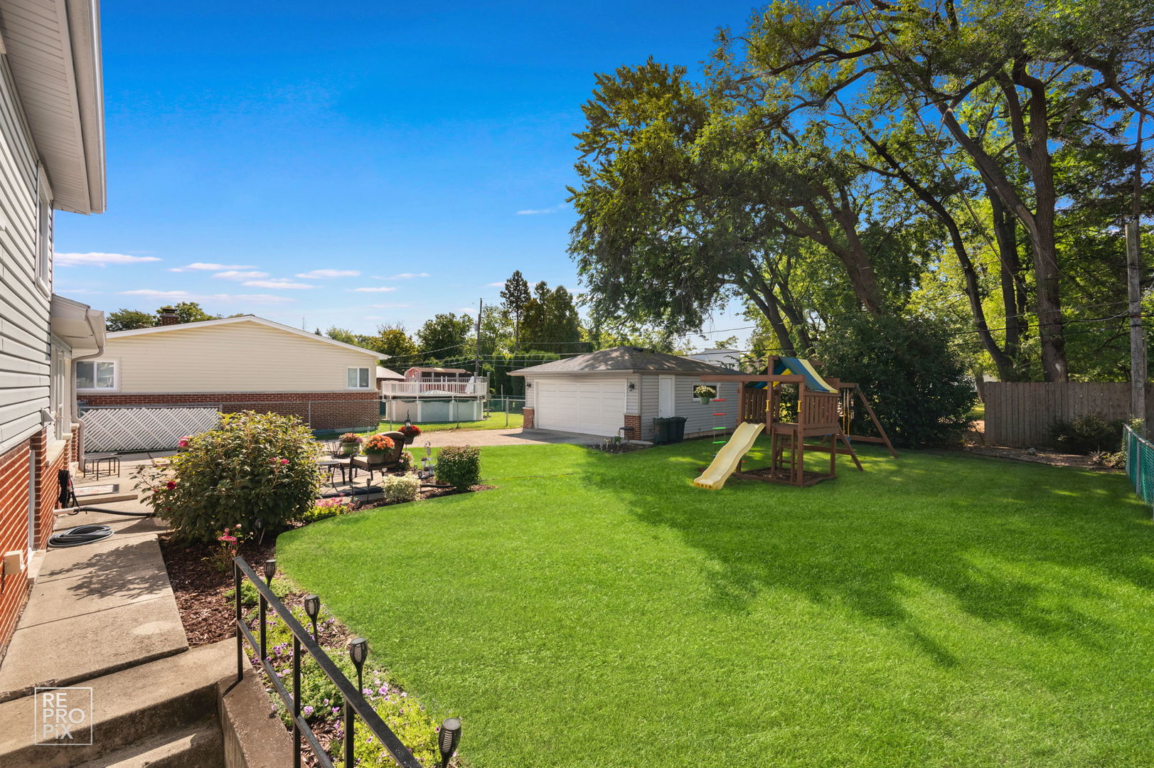 751 Cordial Drive, Des Plaines, IL 60018