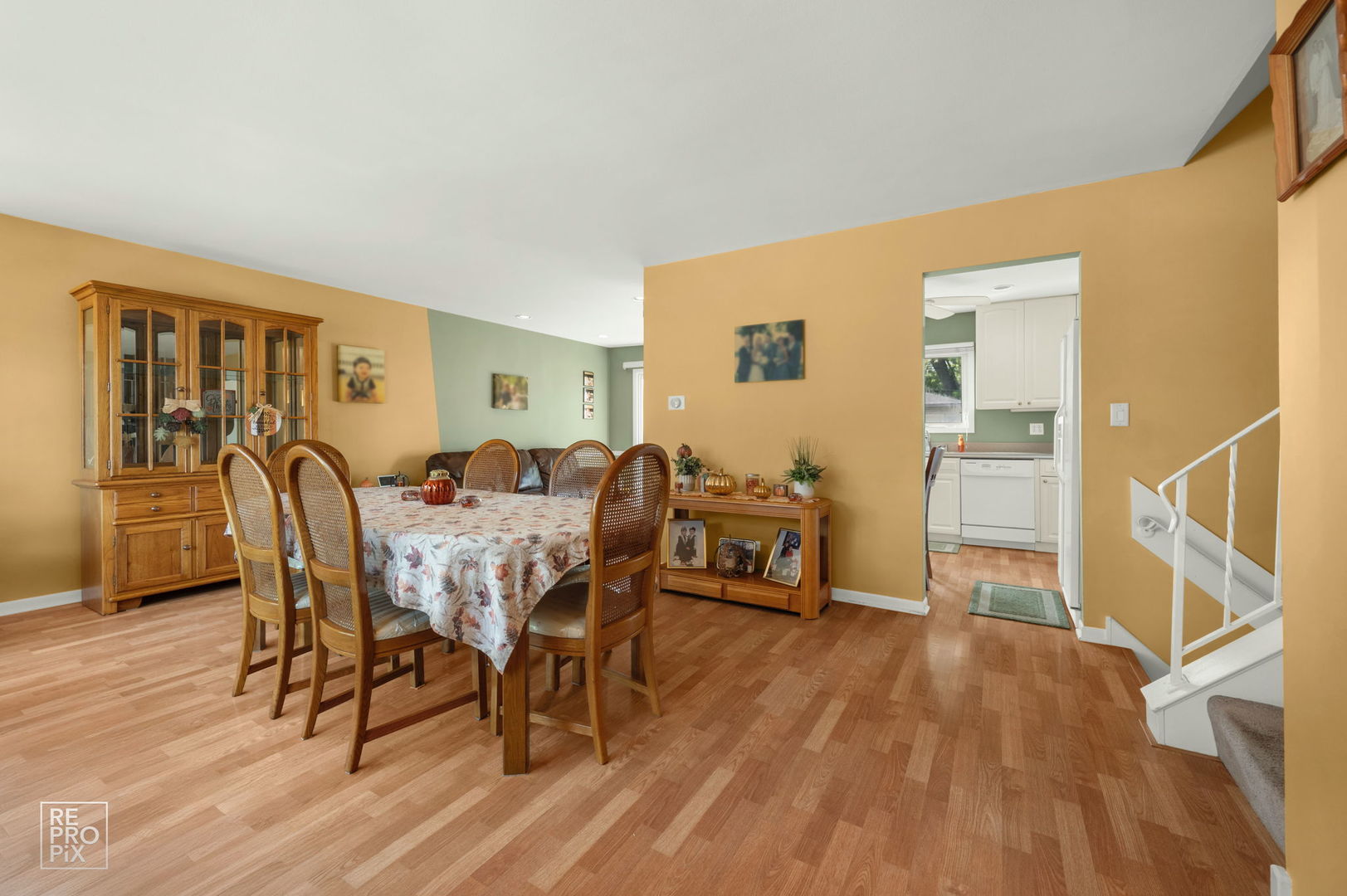 751 Cordial Drive, Des Plaines, IL 60018