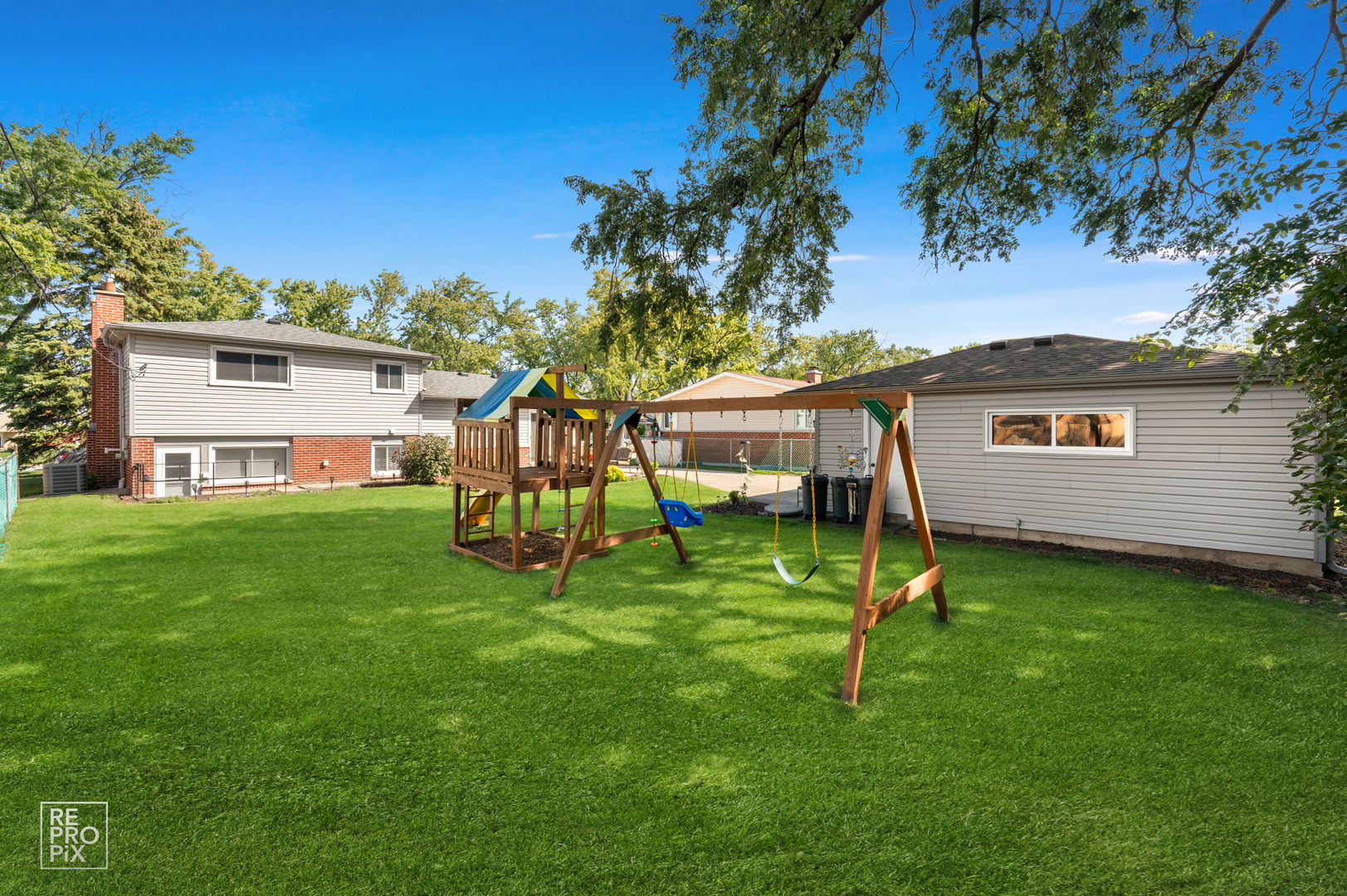 751 Cordial Drive, Des Plaines, IL 60018