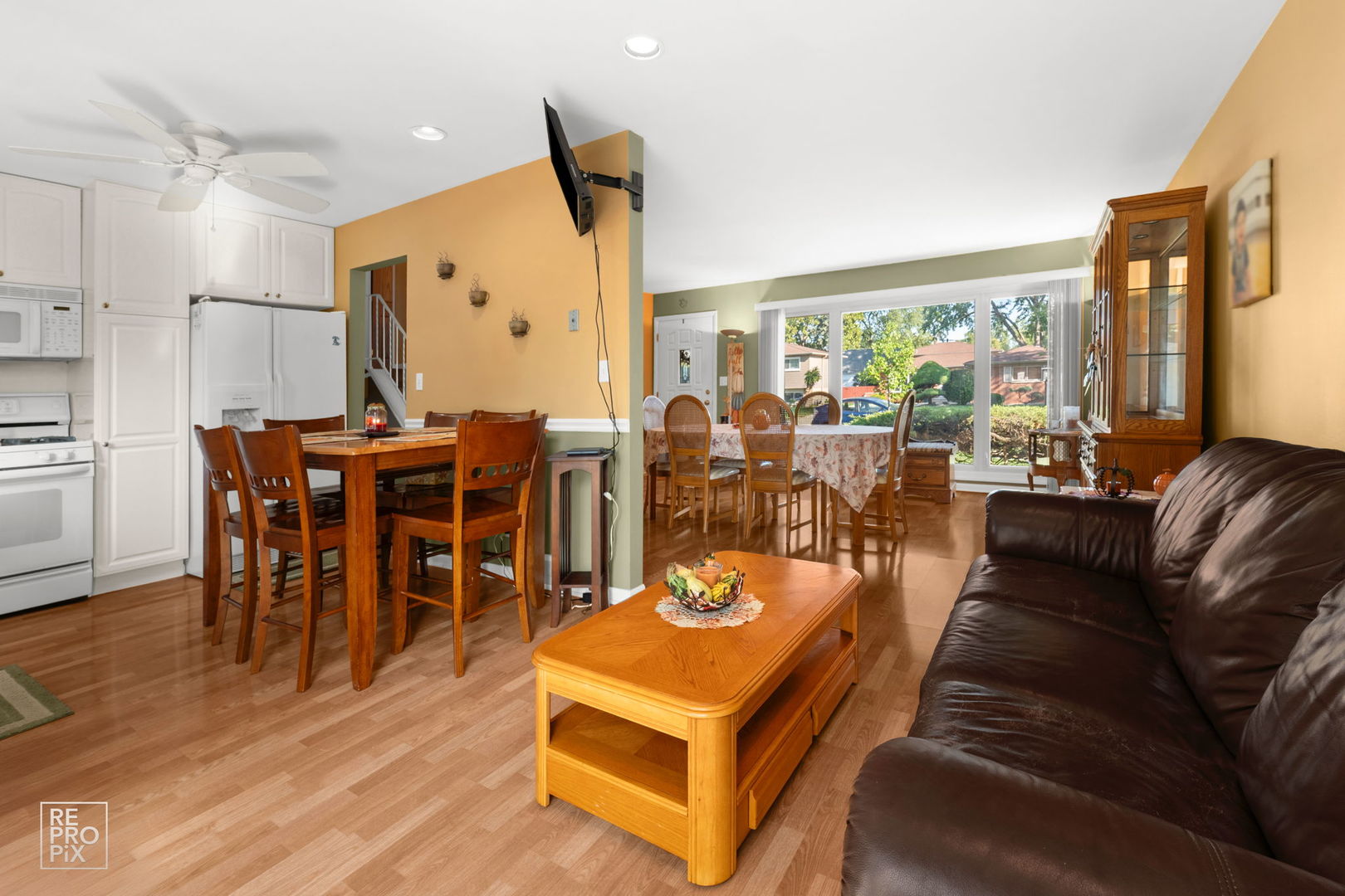 751 Cordial Drive, Des Plaines, IL 60018