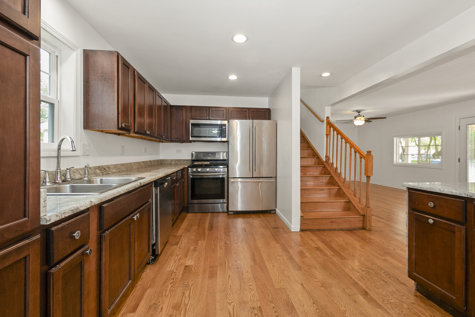 13942 Long Avenue, Crestwood, IL 60418