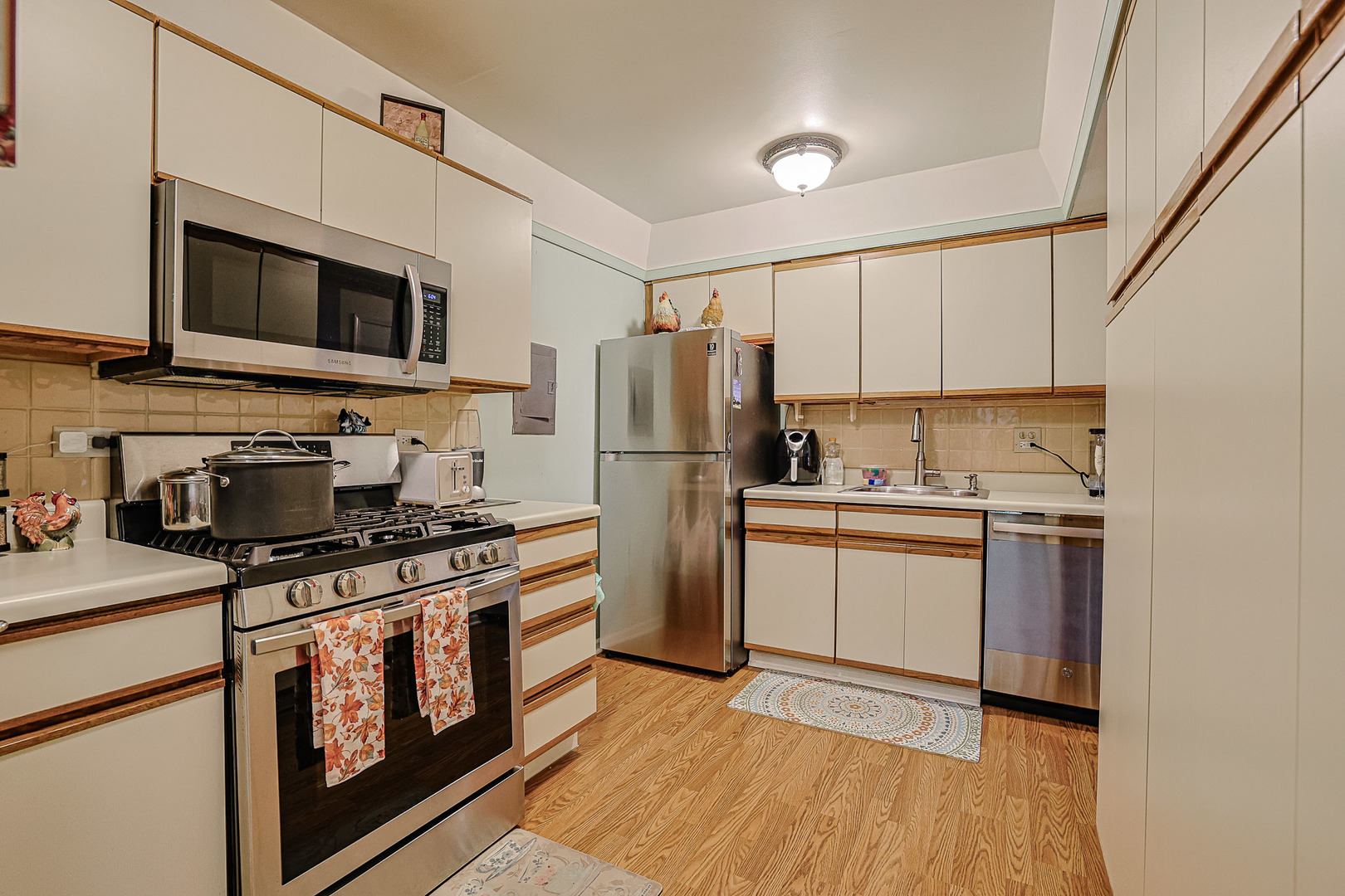 1704 Fayette Walk #B, Hoffman Estates, IL 60169