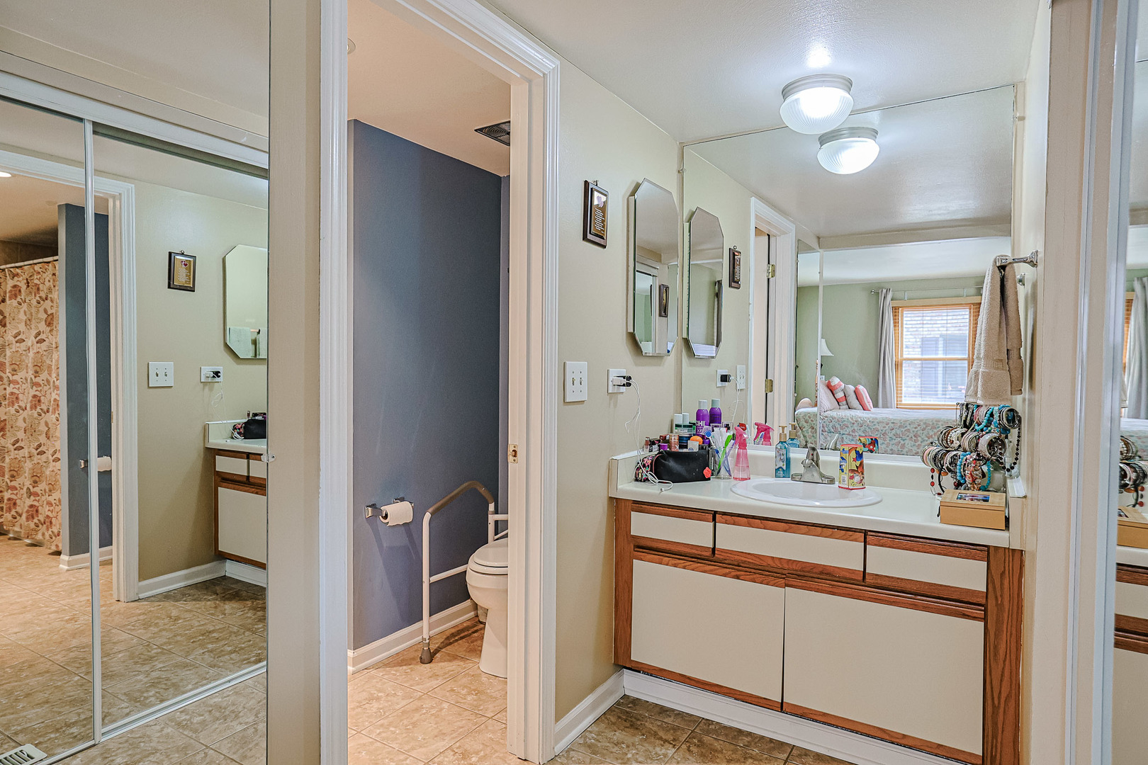 1704 Fayette Walk #B, Hoffman Estates, IL 60169