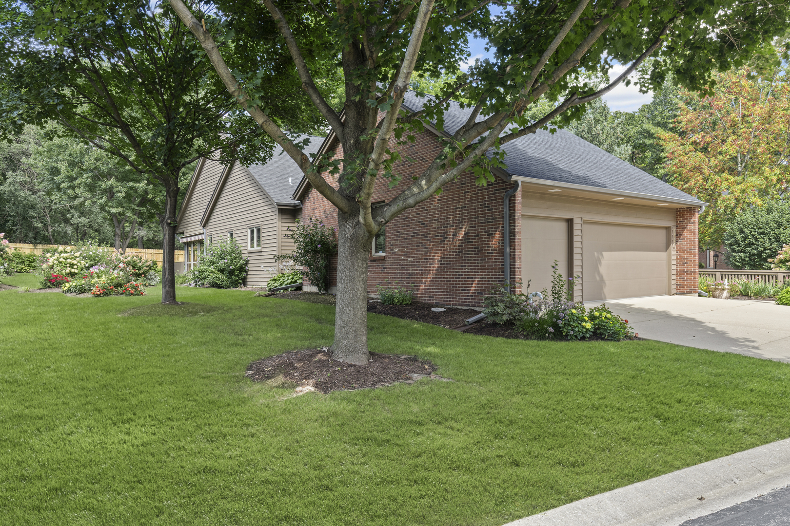 2461 Tall Oaks Drive, Elgin, IL 60123