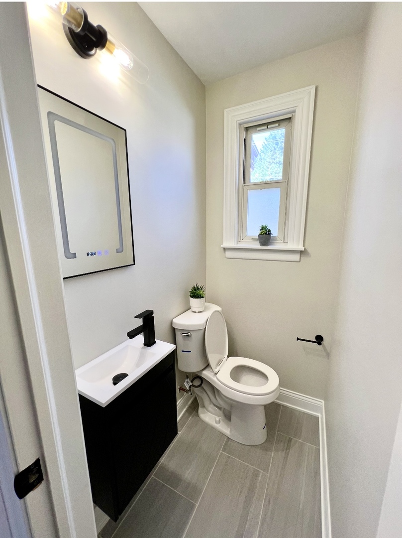 430 Oak Street, Des Plaines, IL 60016