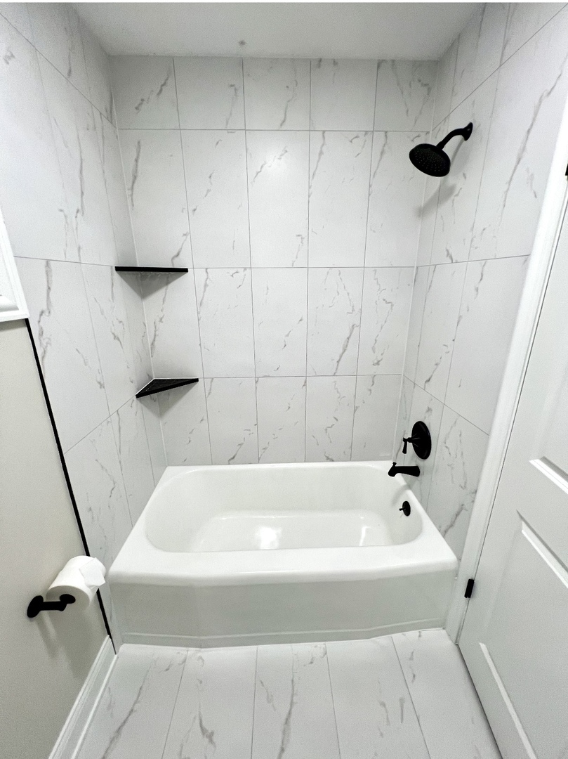 430 Oak Street, Des Plaines, IL 60016