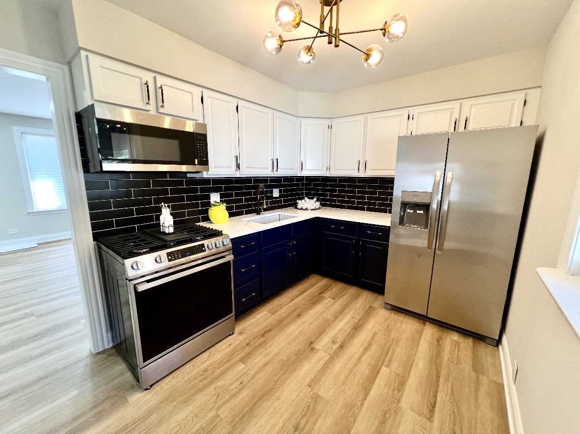 430 Oak Street, Des Plaines, IL 60016