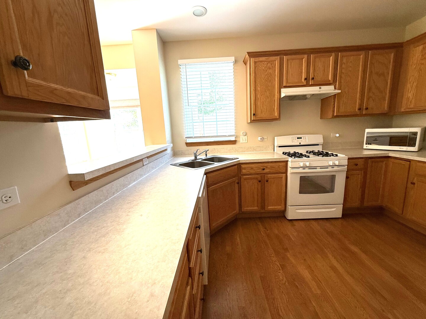 1604 Augusta Lane, Shorewood, IL 60404