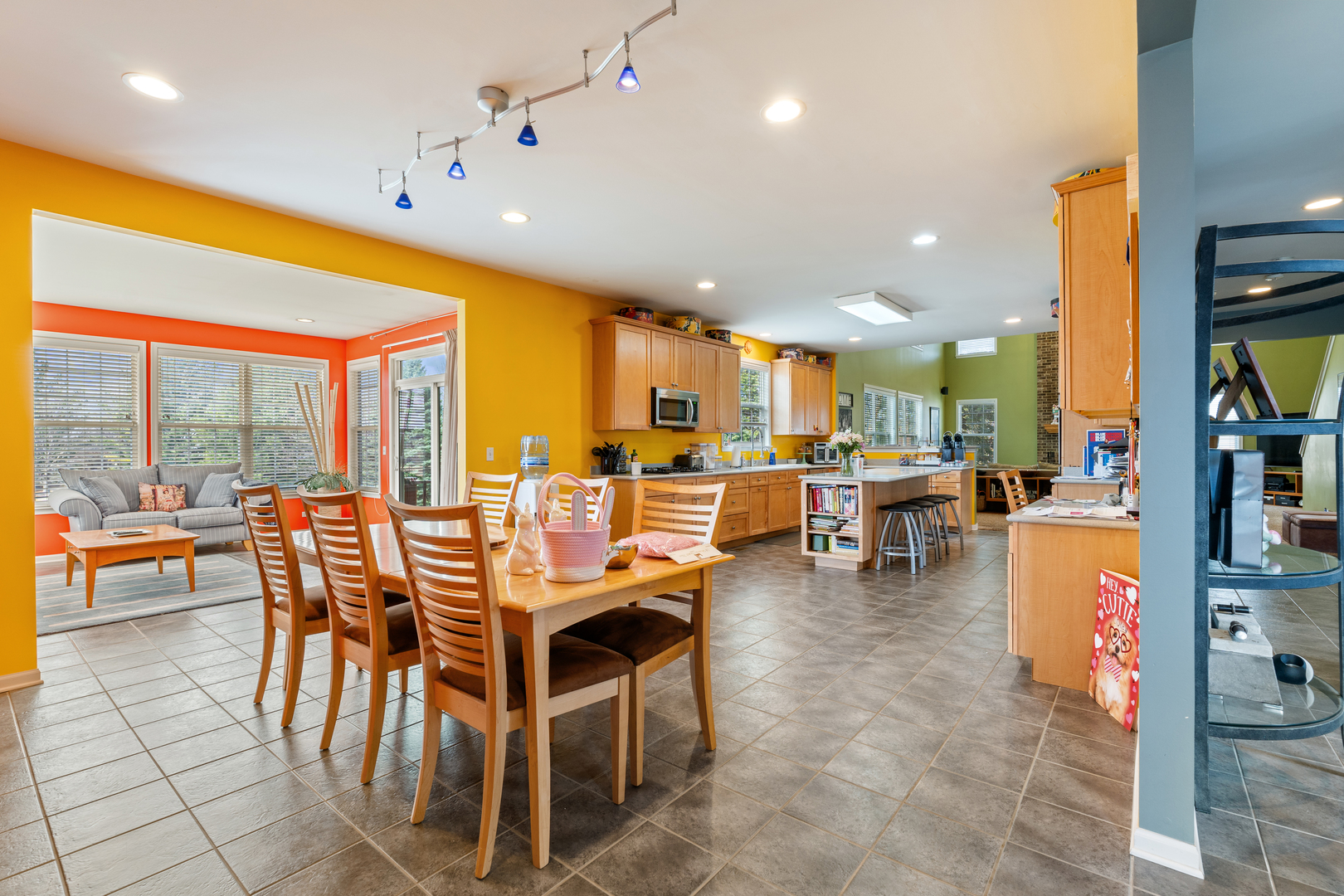 809 Magnuson Court, Barrington, IL 60010