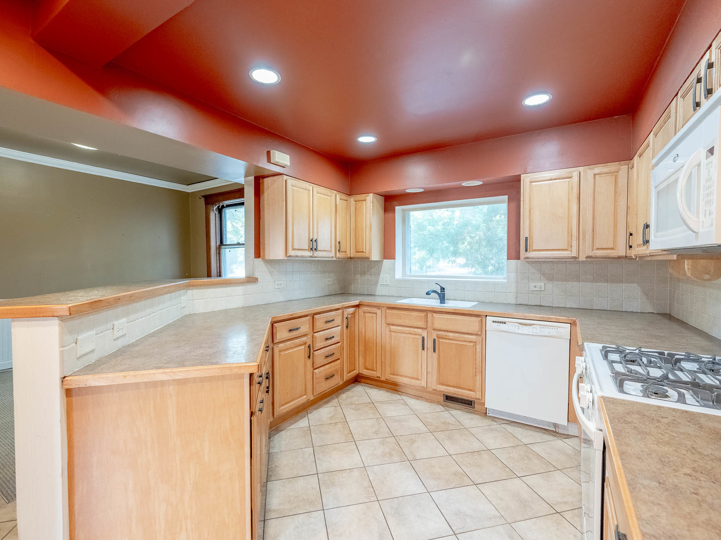 250 N Batavia Avenue, Batavia, IL 60510