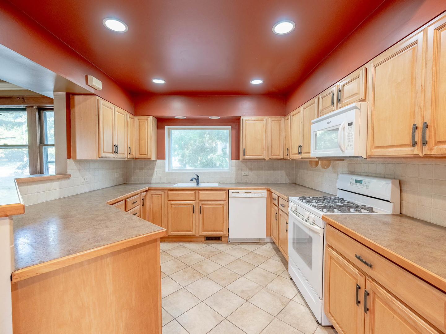 250 N Batavia Avenue, Batavia, IL 60510