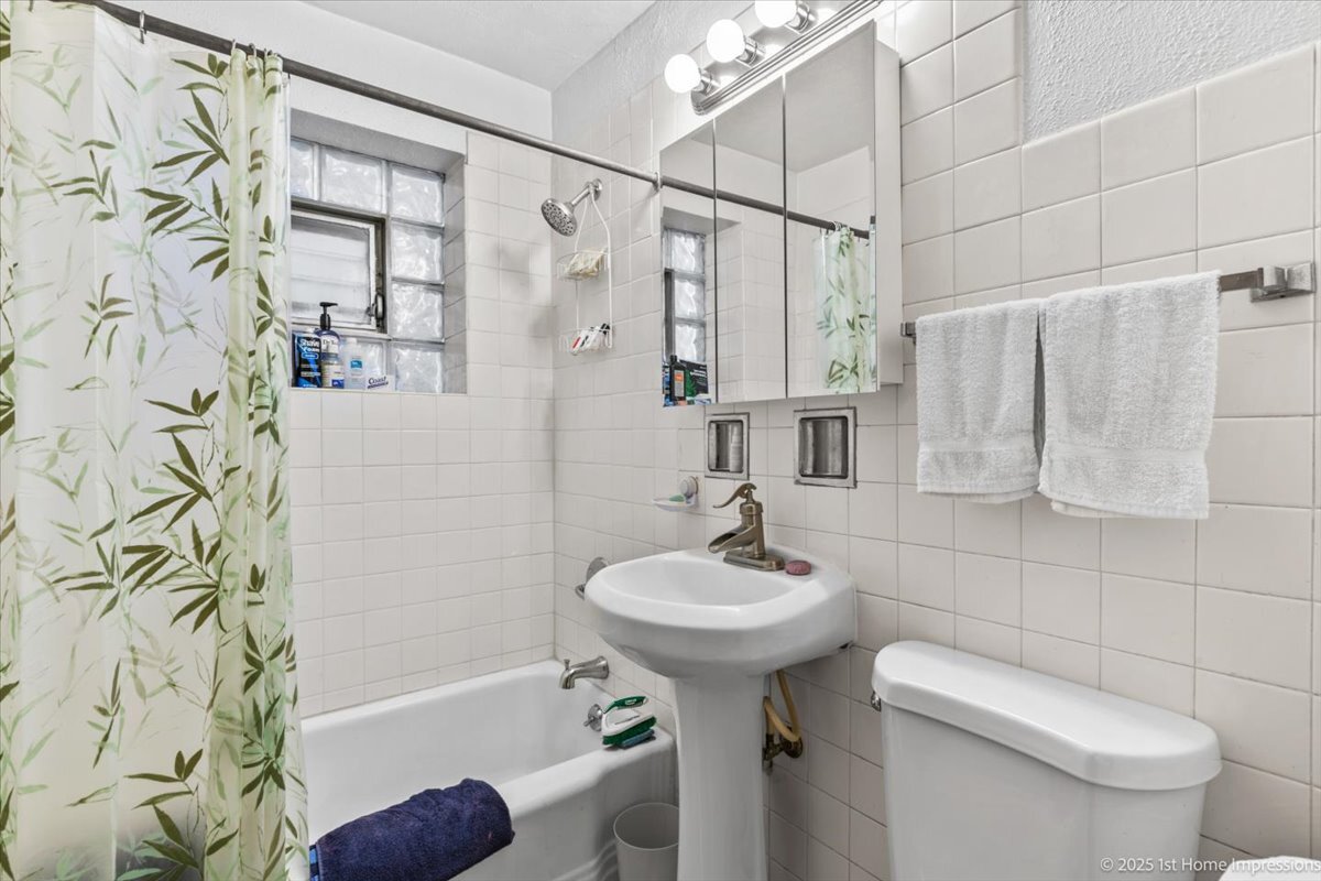 3180 W Meadow Lane Drive #43, Merrionette Park, IL 60803