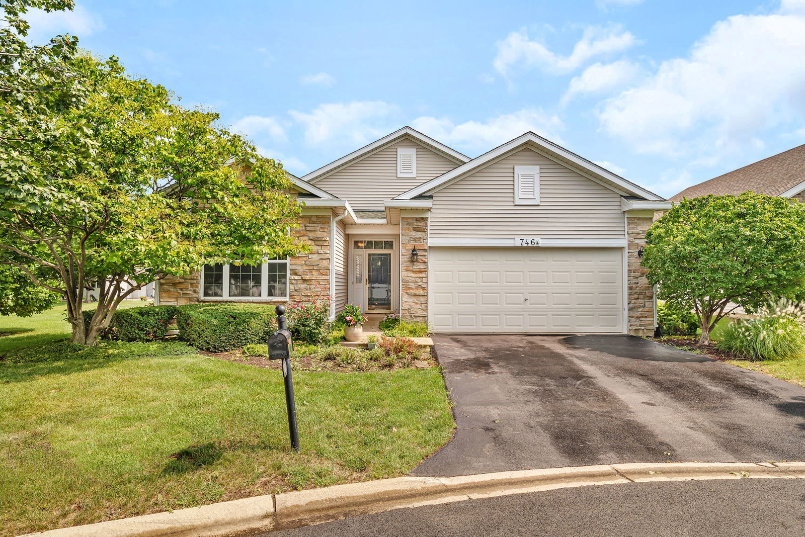 746 S Mecosta Lane, Romeoville, IL 60446