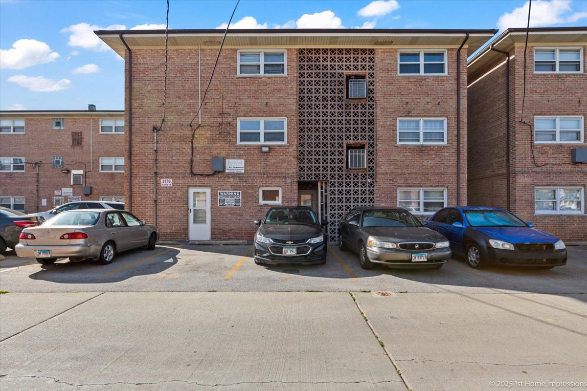3176 W Meadow Lane Drive #40, Merrionette Park, IL 60803