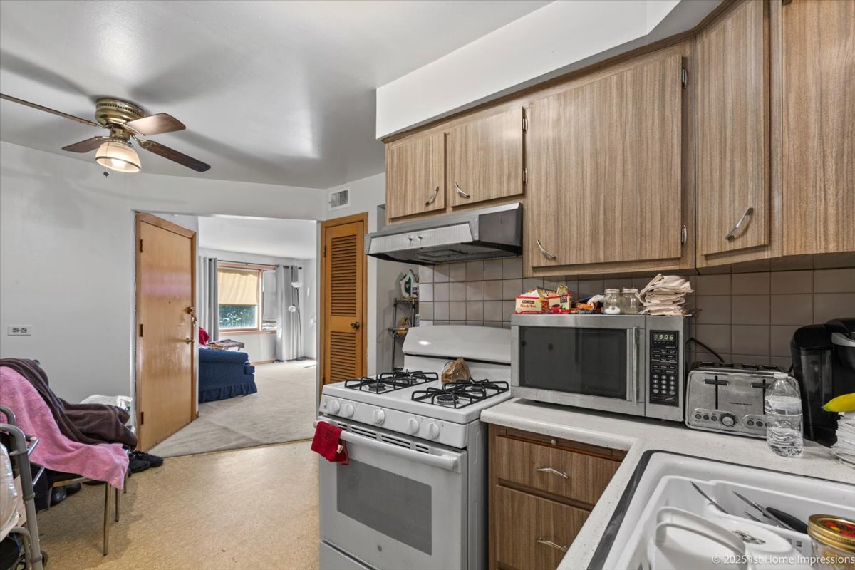 3176 W Meadow Lane Drive #40, Merrionette Park, IL 60803