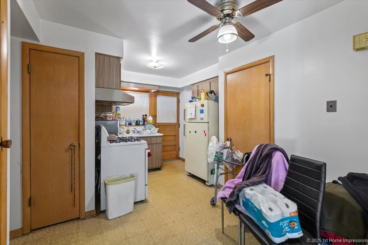 3176 W Meadow Lane Drive #40, Merrionette Park, IL 60803