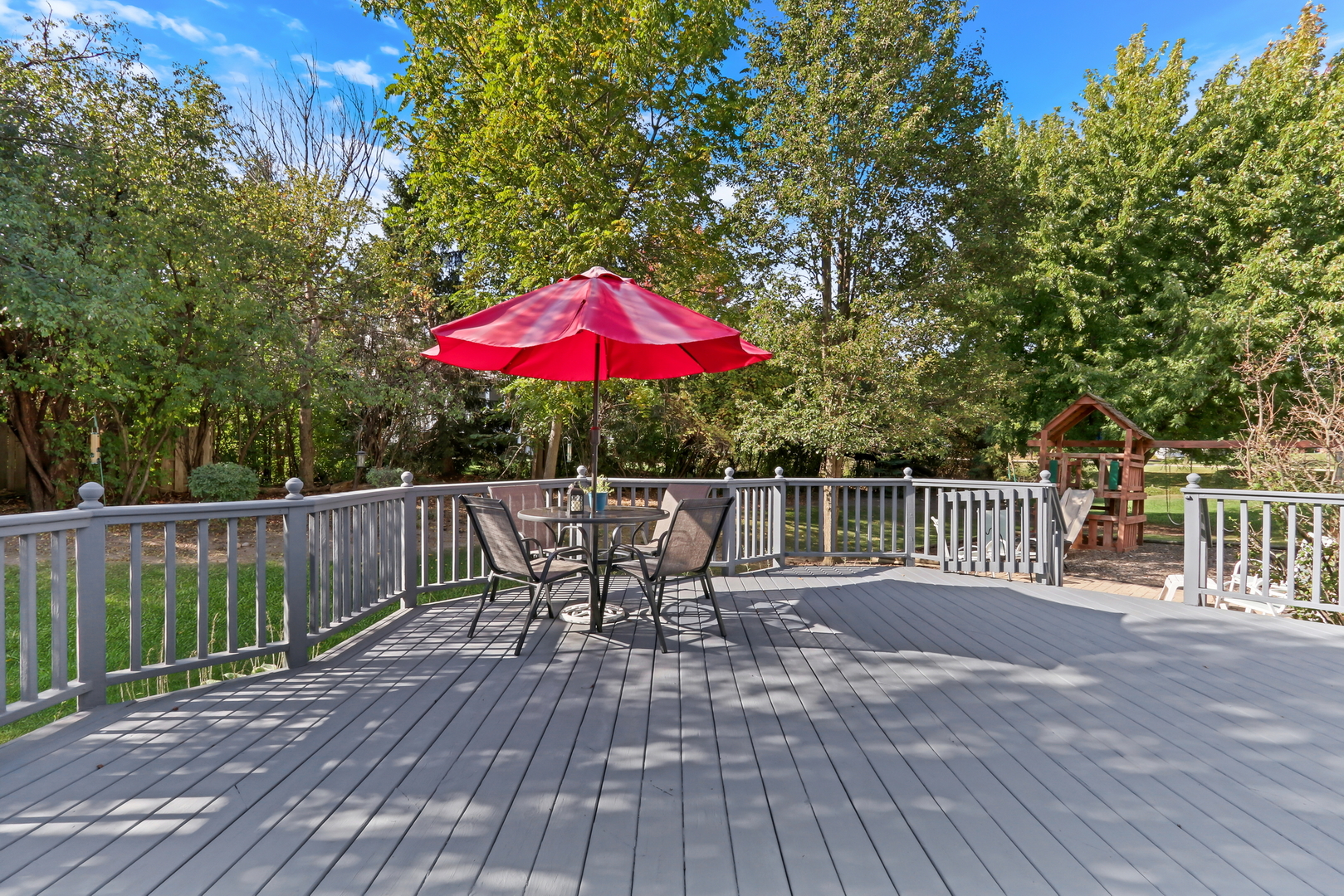 586 Harvard Court, Lindenhurst, IL 60046