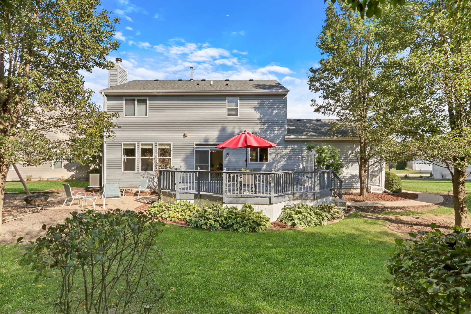 586 Harvard Court, Lindenhurst, IL 60046