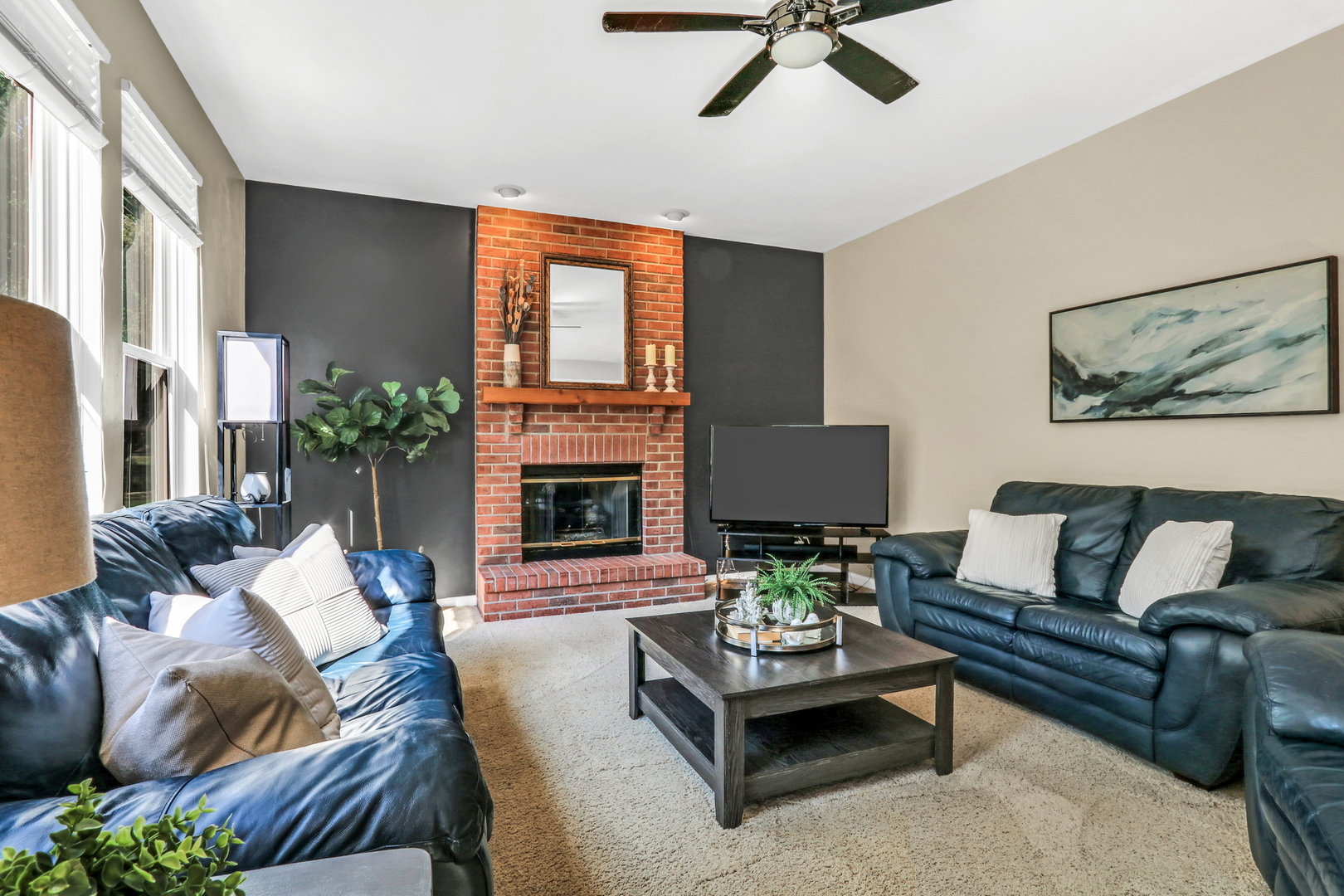 586 Harvard Court, Lindenhurst, IL 60046