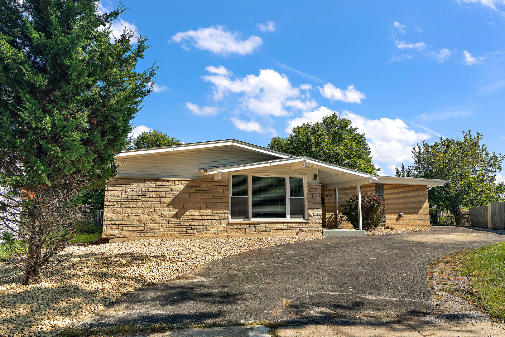 18849 Jamie Court, Homewood, IL 60430