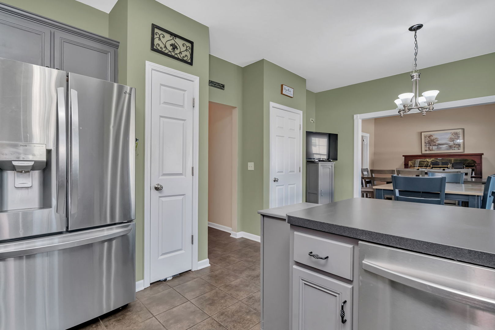 1055 S Heritage Drive, Diamond, IL 60416
