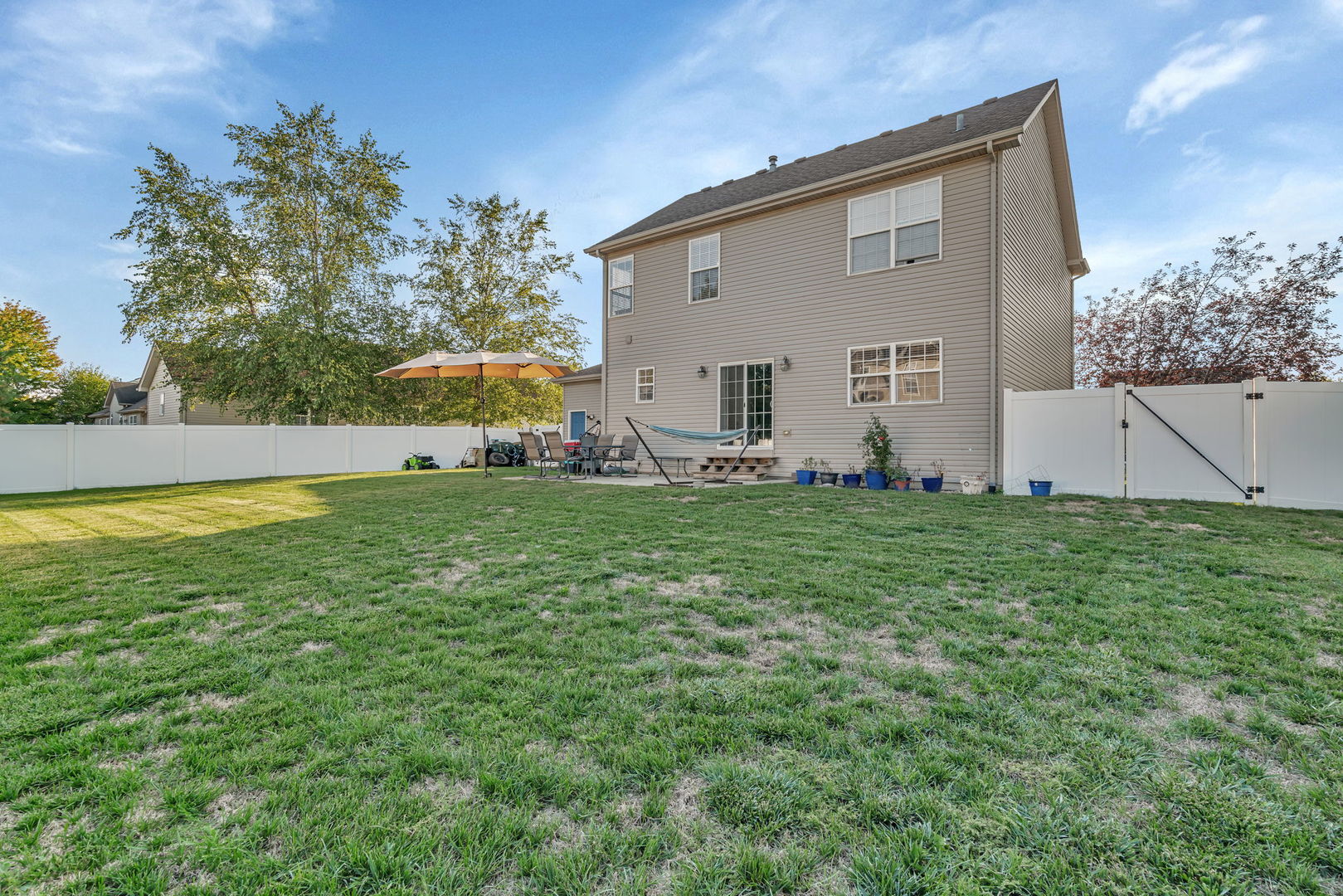 1055 S Heritage Drive, Diamond, IL 60416