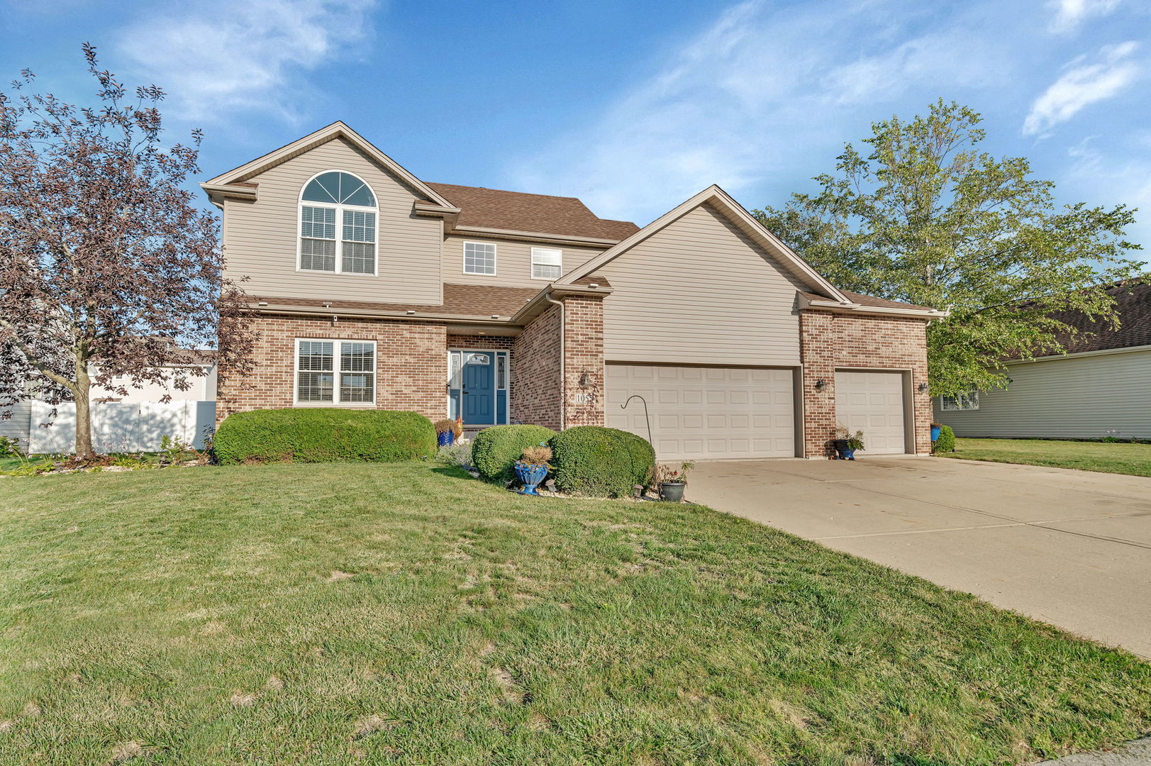 1055 S Heritage Drive, Diamond, IL 60416