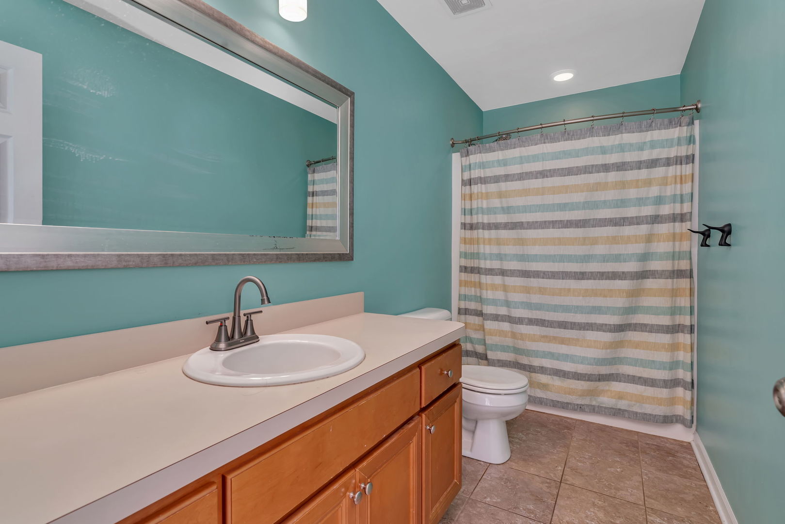 1055 S Heritage Drive, Diamond, IL 60416