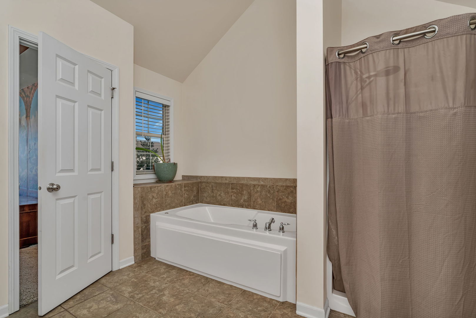 1055 S Heritage Drive, Diamond, IL 60416