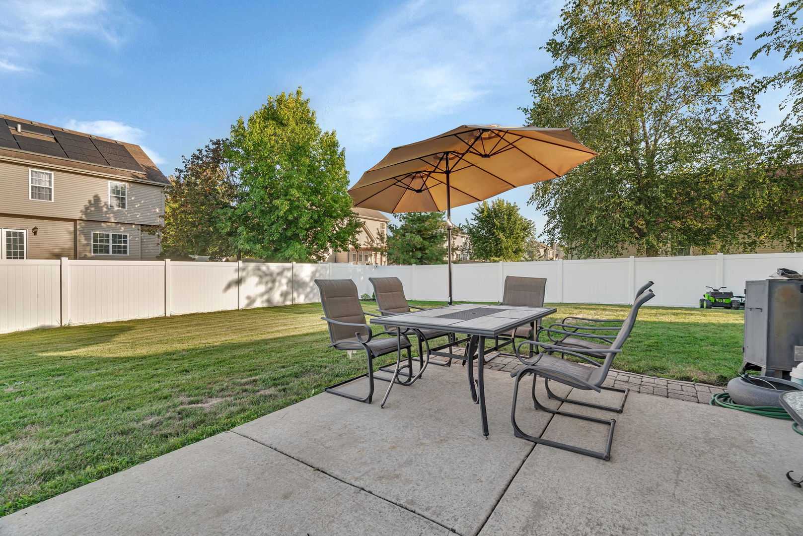 1055 S Heritage Drive, Diamond, IL 60416