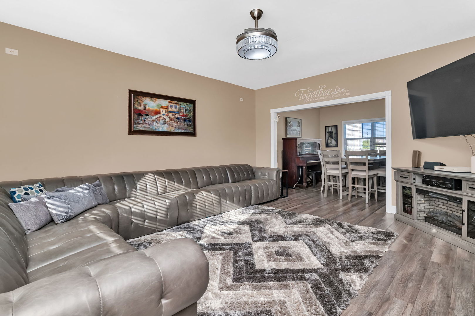 1055 S Heritage Drive, Diamond, IL 60416