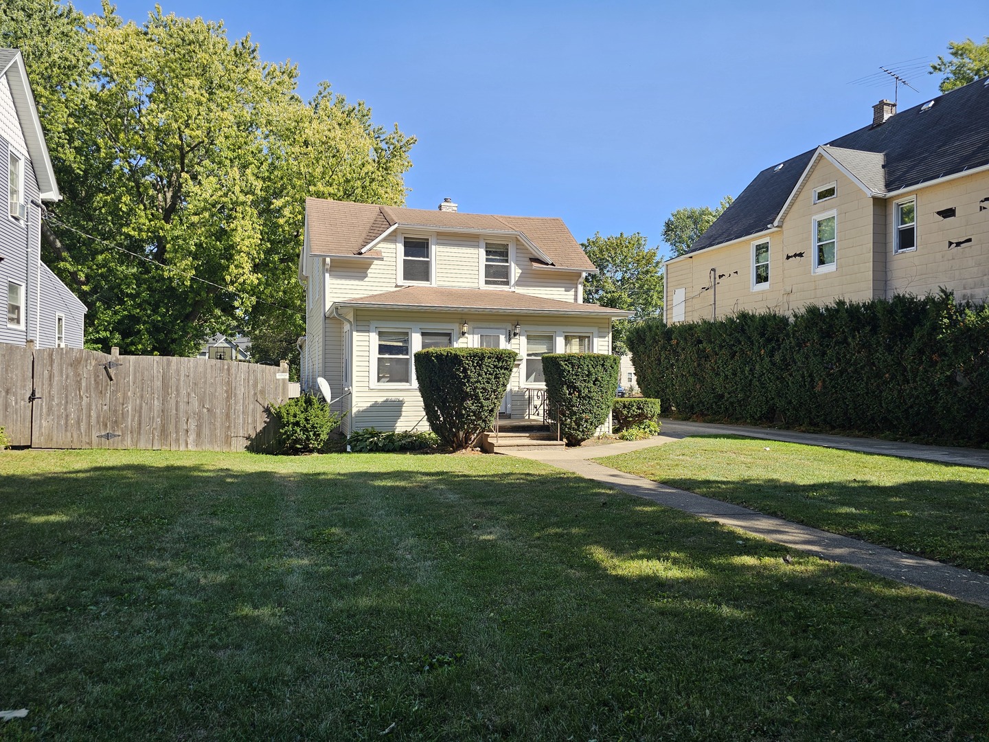 2805 Emmaus Avenue, Zion, IL 60099