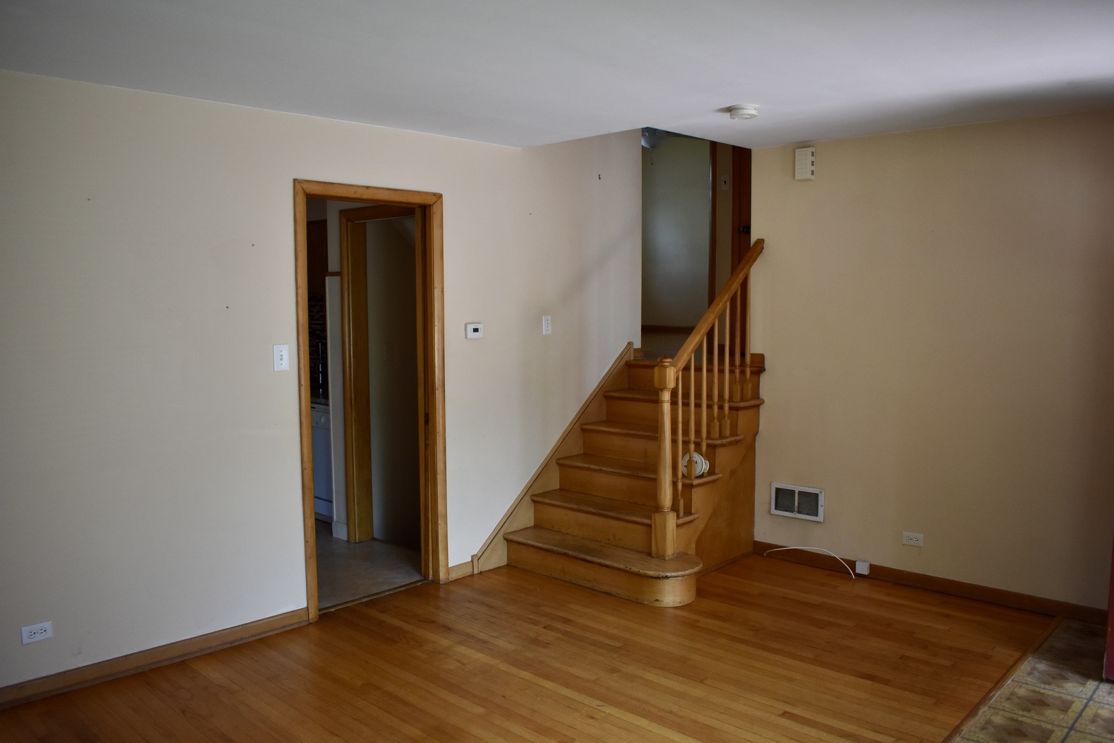 33 N Spring Avenue #FRONT, La Grange, IL 60525