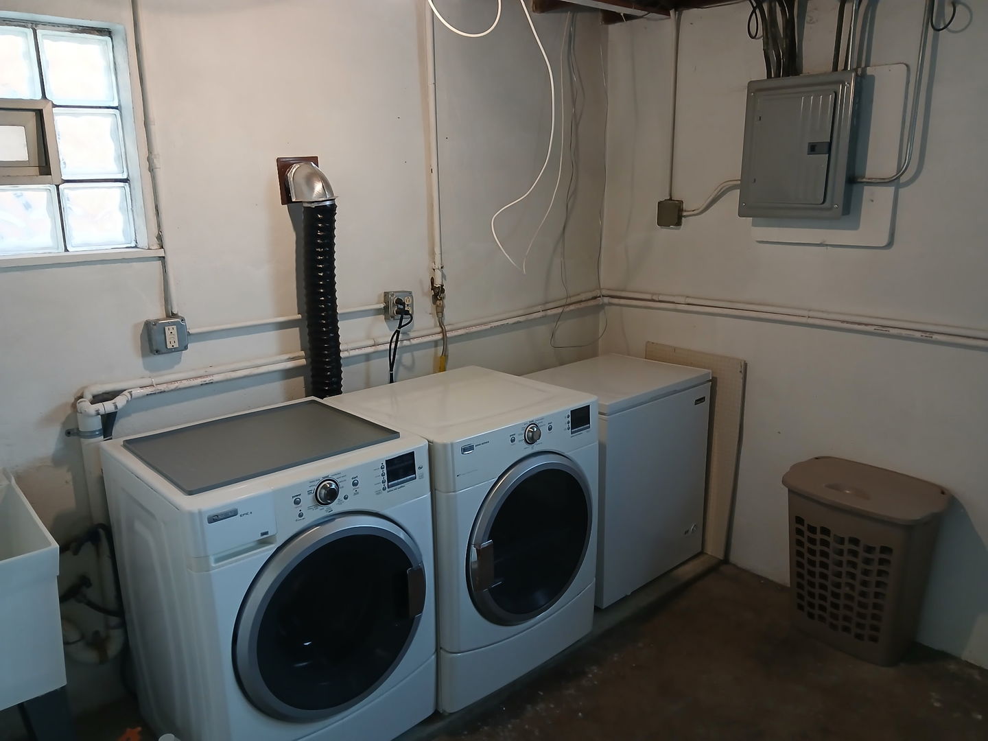 6004 S Moody Avenue, Chicago, IL 60638