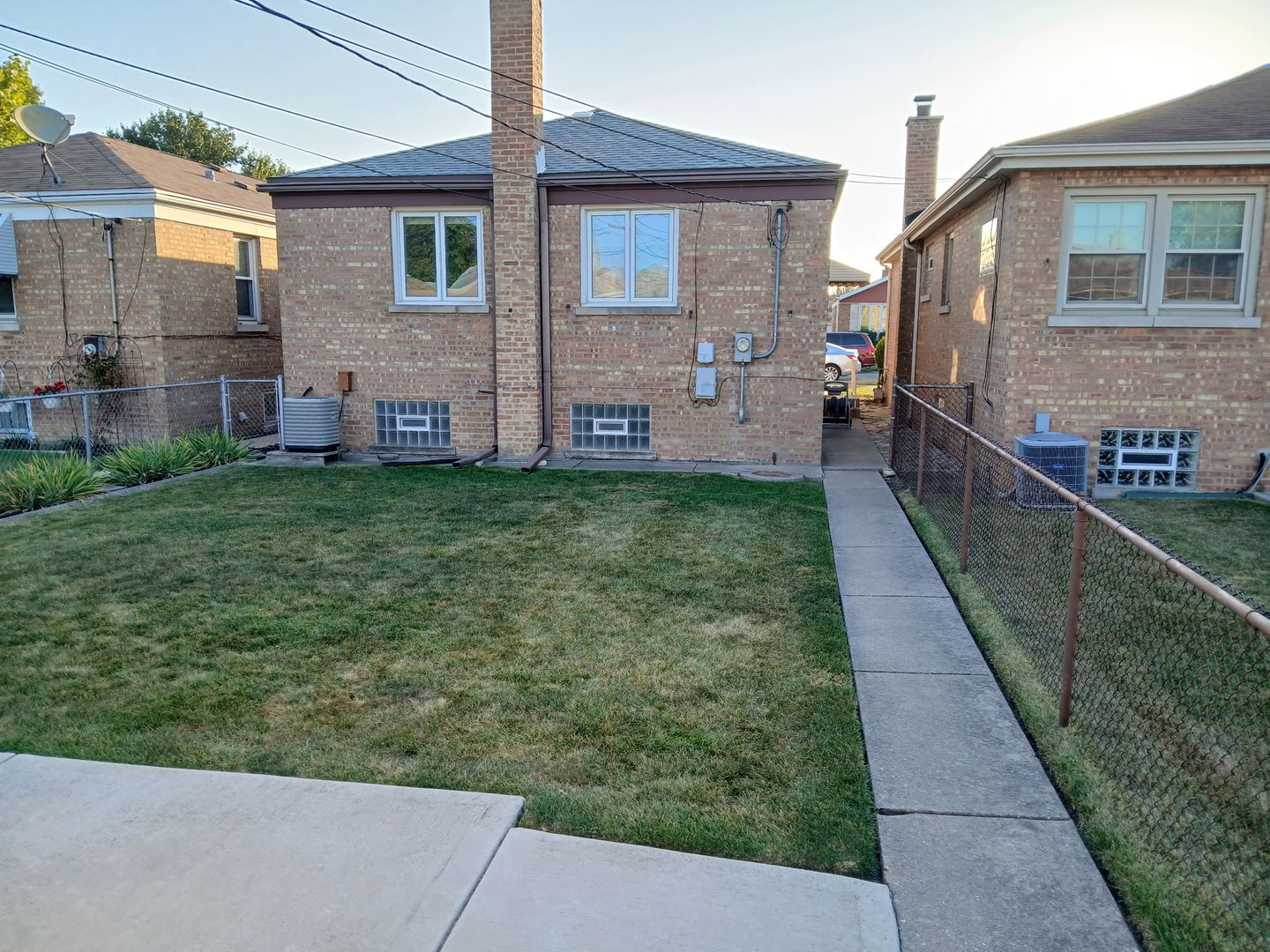 6004 S Moody Avenue, Chicago, IL 60638