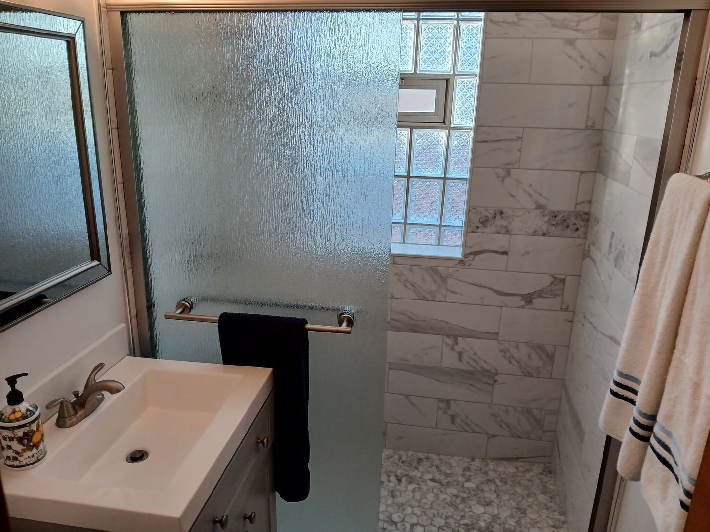 6004 S Moody Avenue, Chicago, IL 60638