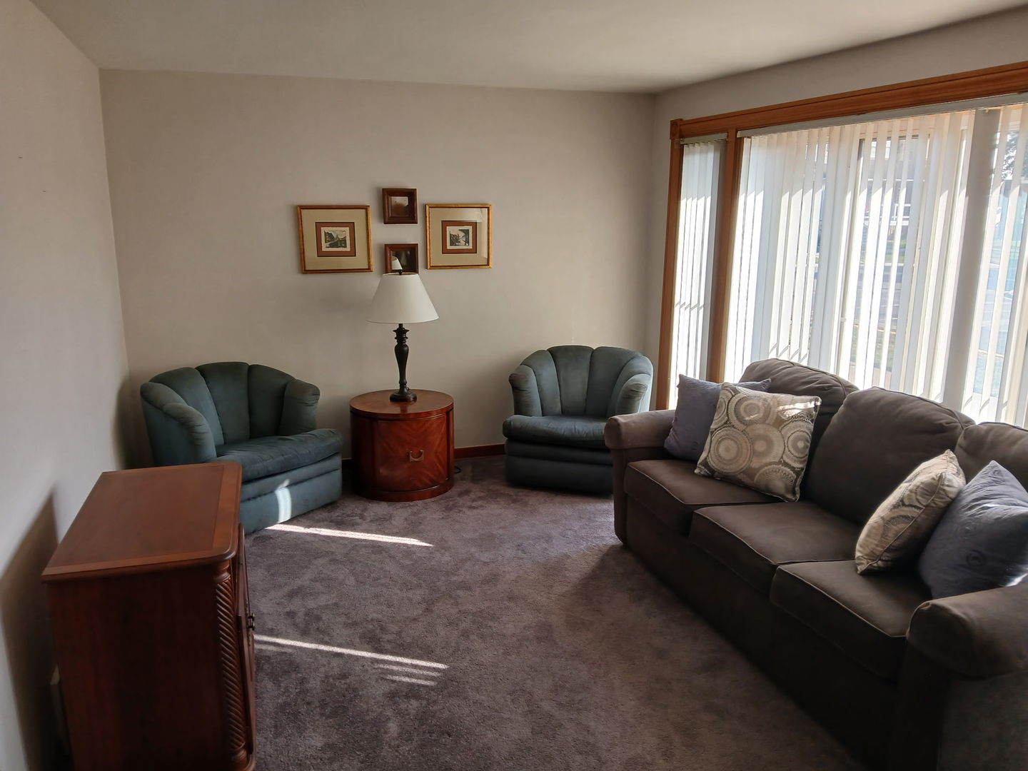 6004 S Moody Avenue, Chicago, IL 60638