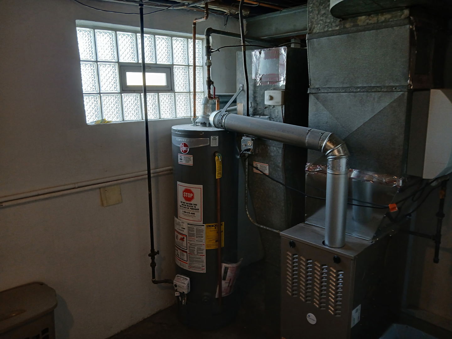 6004 S Moody Avenue, Chicago, IL 60638