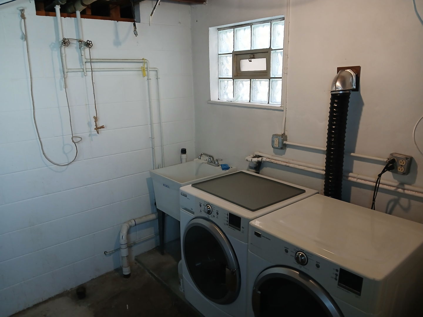 6004 S Moody Avenue, Chicago, IL 60638