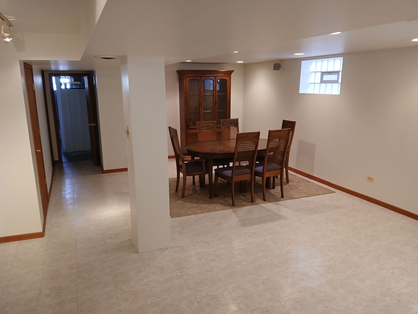 6004 S Moody Avenue, Chicago, IL 60638