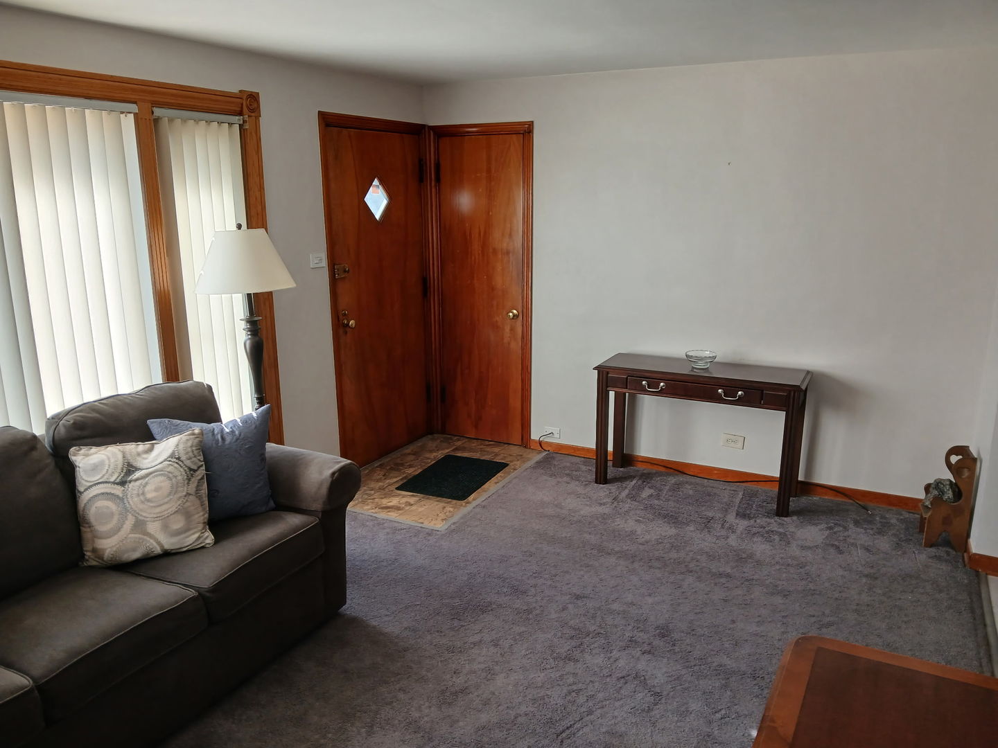 6004 S Moody Avenue, Chicago, IL 60638