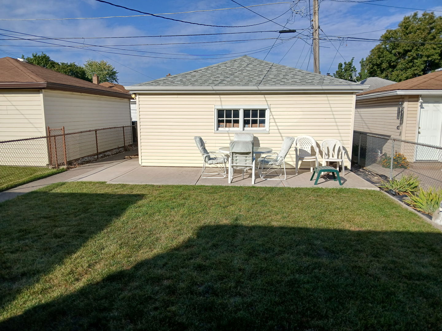 6004 S Moody Avenue, Chicago, IL 60638