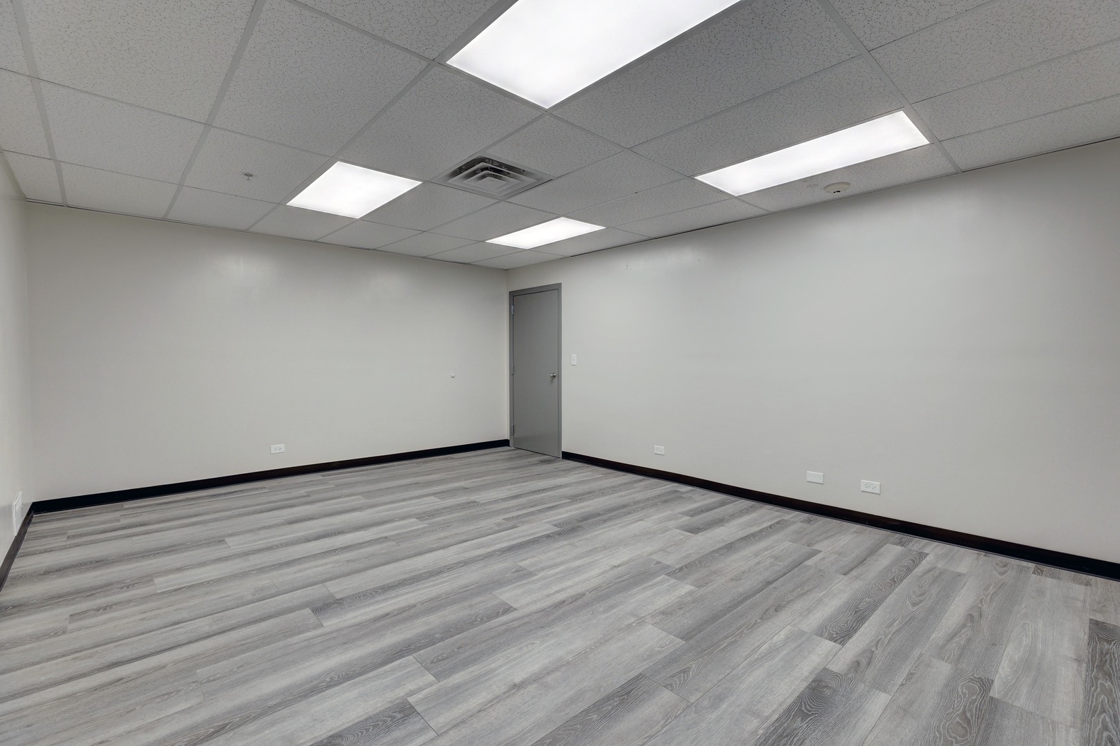 9625 W Roosevelt Road #101, Westchester, IL 60154