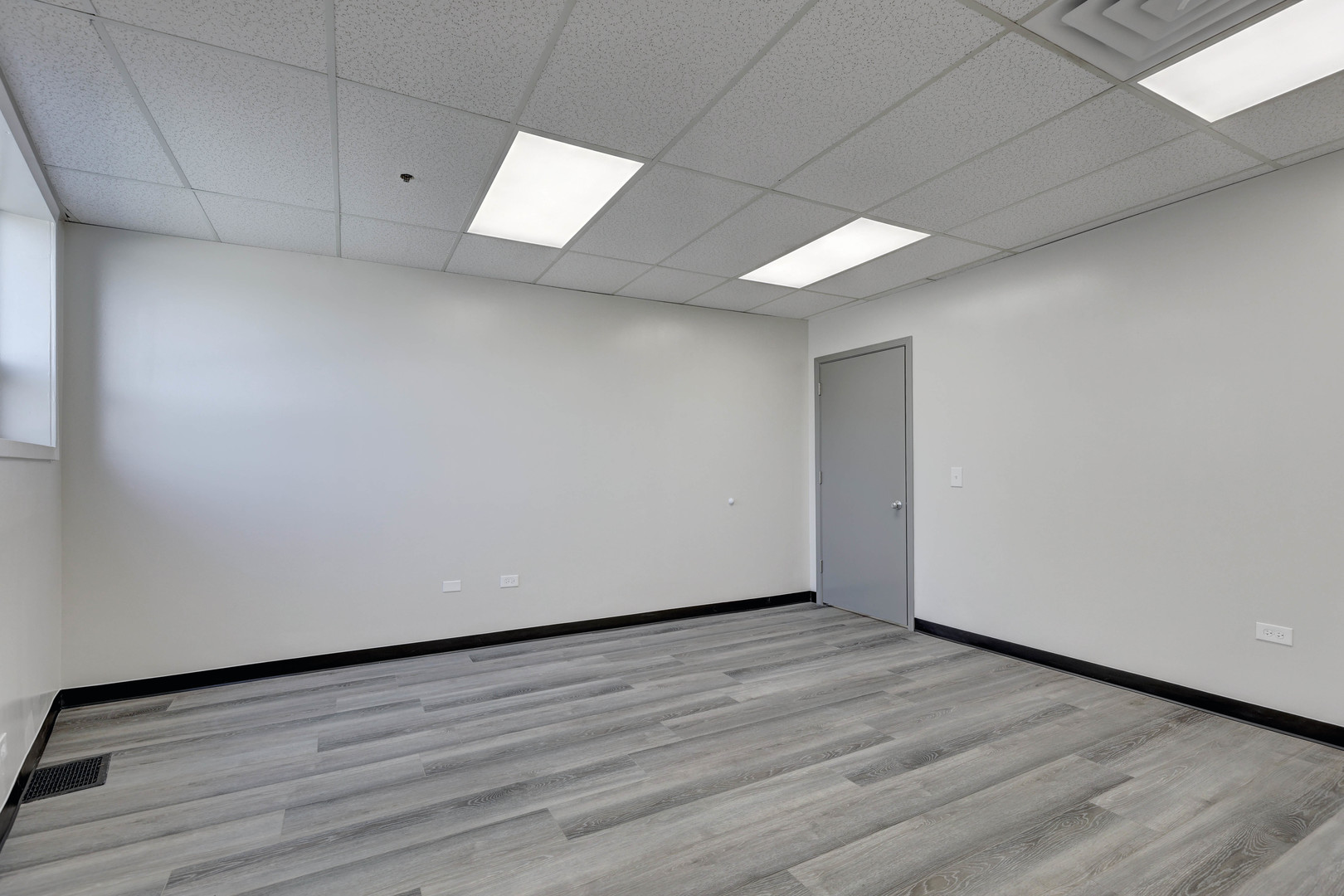 9625 W Roosevelt Road #101, Westchester, IL 60154
