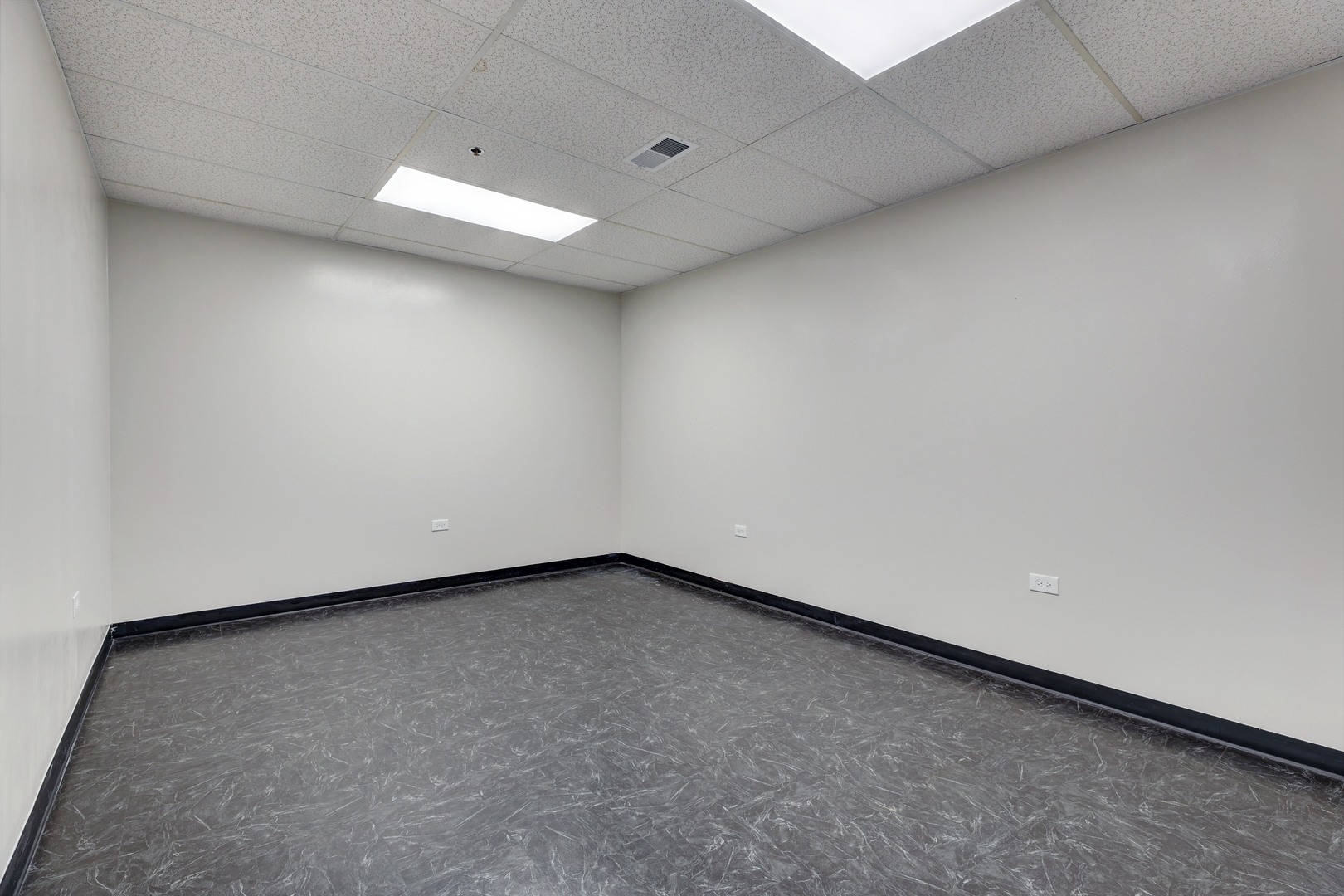 9625 W Roosevelt Road #101, Westchester, IL 60154
