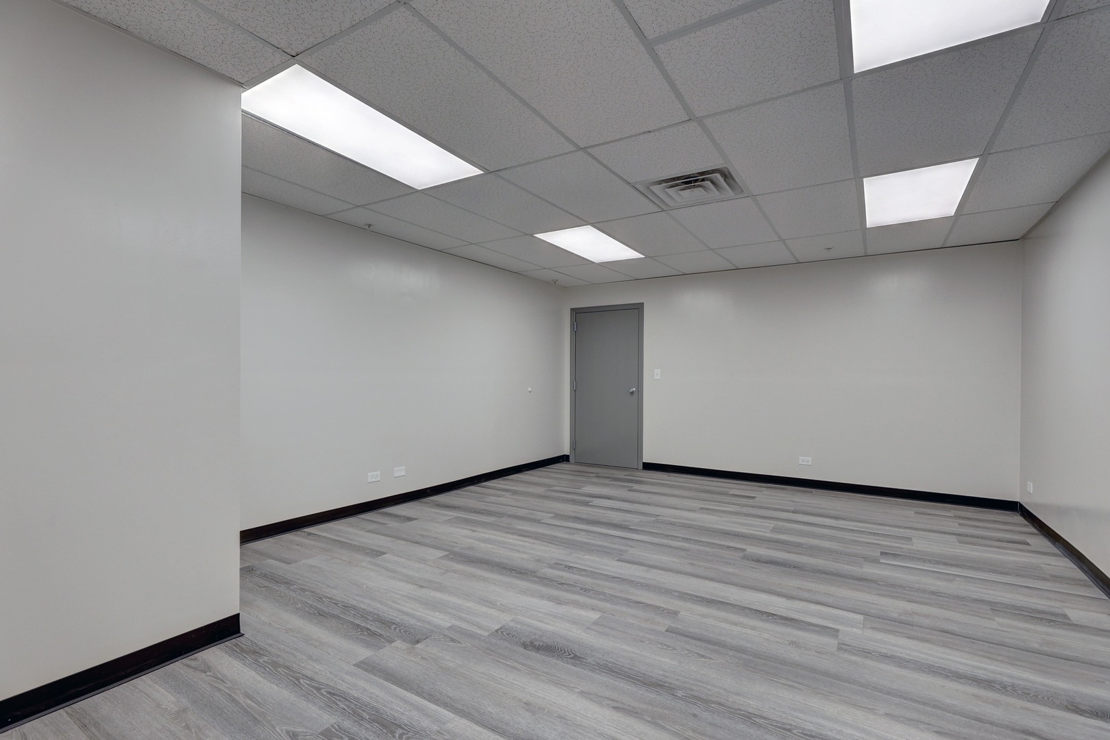9625 W Roosevelt Road #101, Westchester, IL 60154