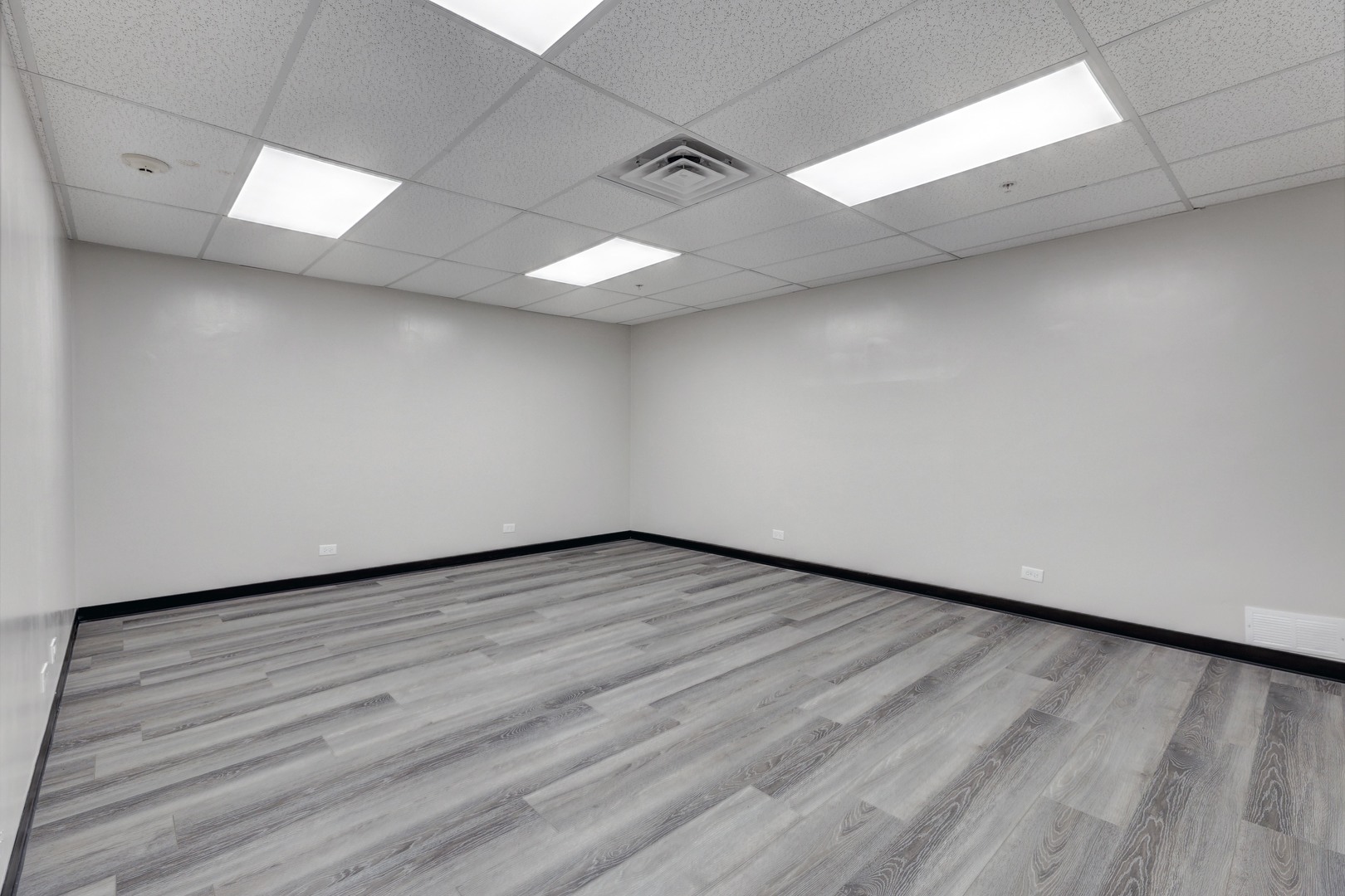 9625 W Roosevelt Road #101, Westchester, IL 60154